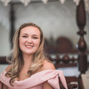 Meet your Posher, Claire